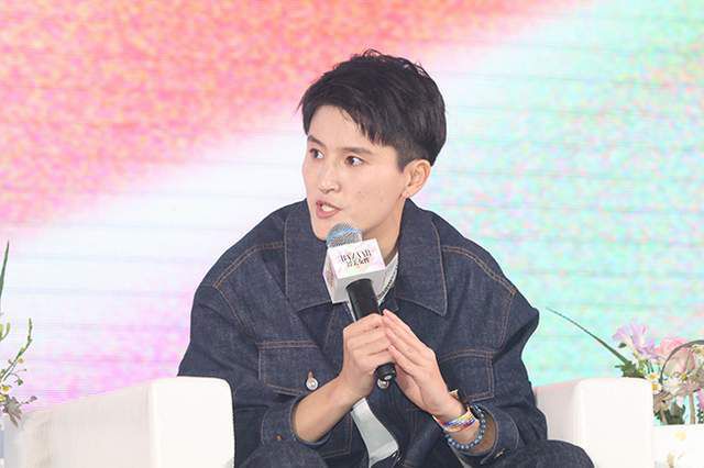 娇妻被3p高潮口述