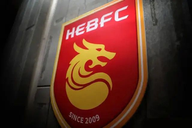 悄悄哭泣的女人